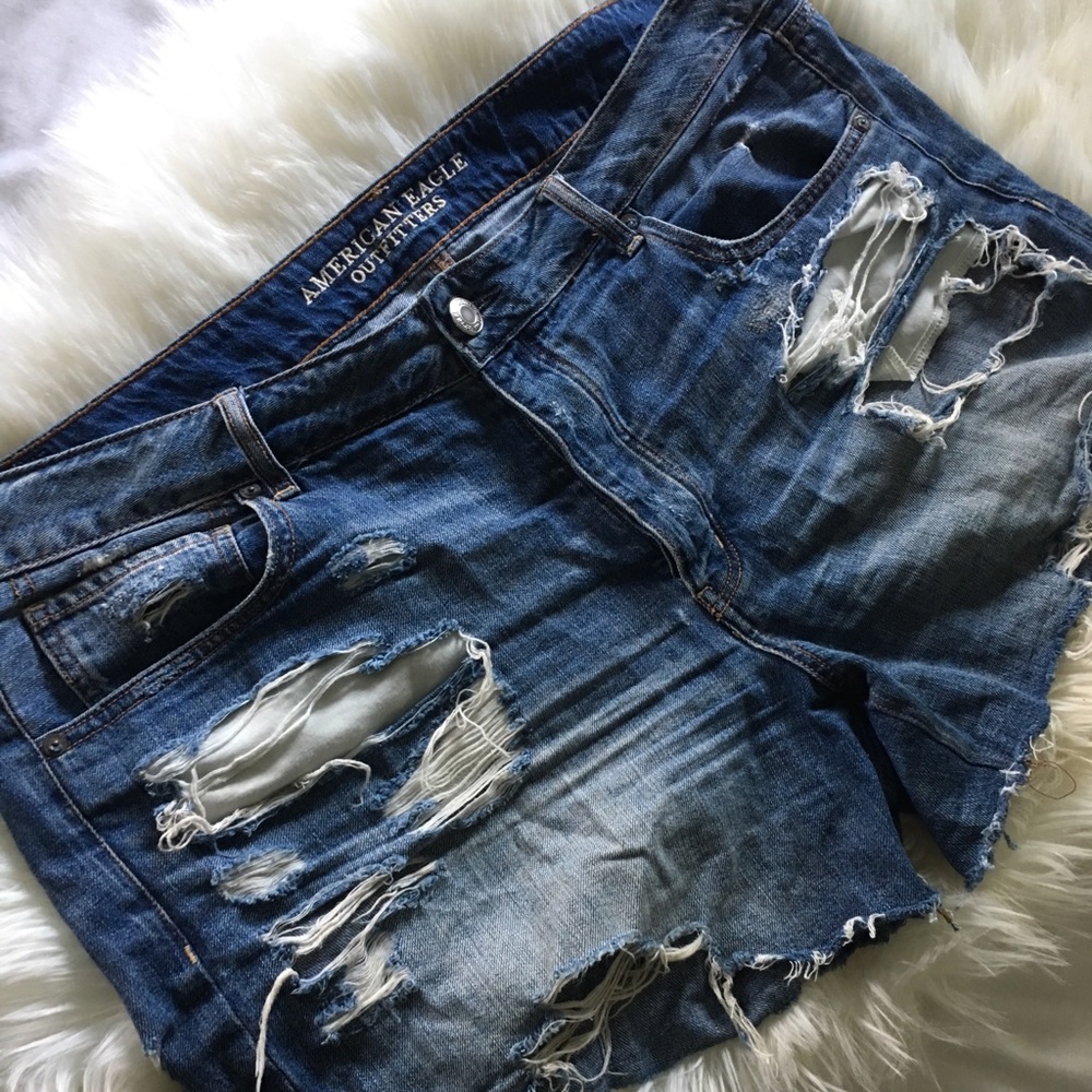American Eagle Tomgirl jean shorts